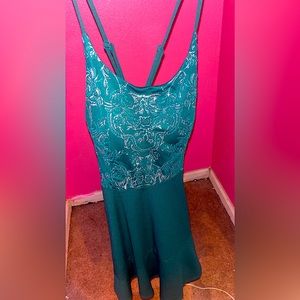 Emerald green sparky casual dress
